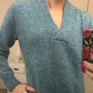 Blue v neck sweater